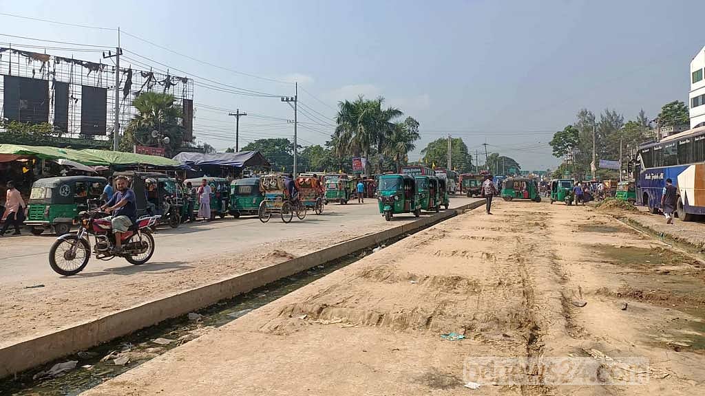 বগুড়া থেকে রংপুরের ৮ জেলায় বাস চলাচল বন্ধ