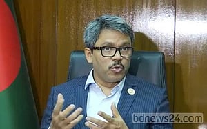 যুক্তরাষ্ট্রের নতুন ভিসা নীতিতে বিচলিত নয় সরকার: শাহরিয়ার