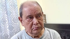 হোস্টেলেই ফিরে গেলেন হেলাল হাফিজ