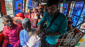 ঢাকায় আরও ১৩ কোম্পানির বাসে ই-টিকেট