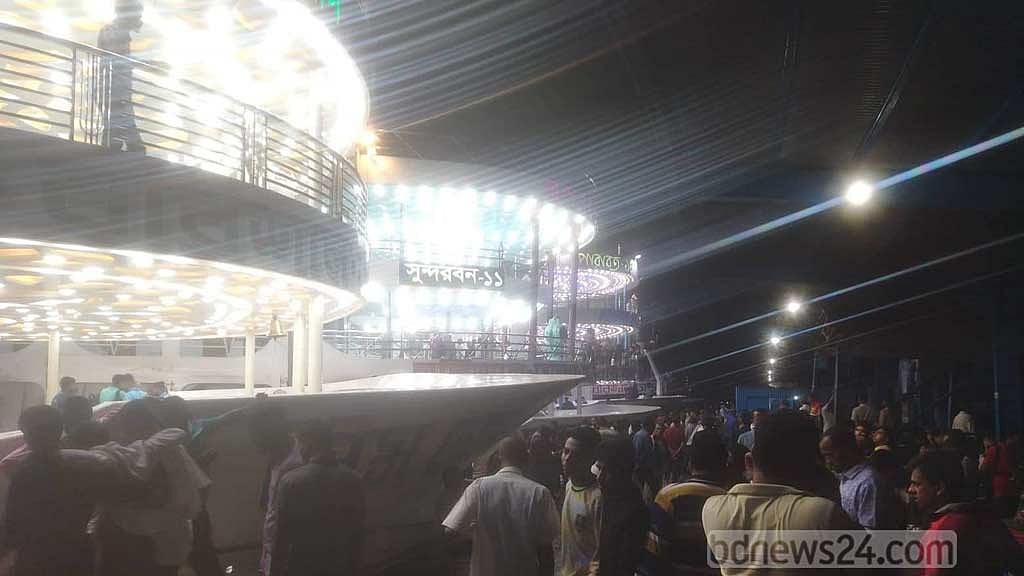 রাতেই ঢাকার পথে বরিশালের লঞ্চ, সকালে সচল হবে সড়ক