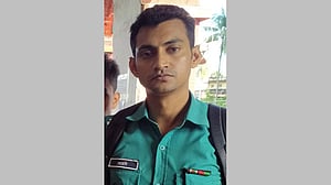 আপত্তিকর ছবি ছড়ানোর হুমকি, বরখাস্ত এসআই গ্রেপ্তার