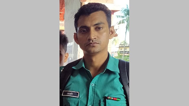 আপত্তিকর ছবি ছড়ানোর হুমকি, বরখাস্ত এসআই গ্রেপ্তার