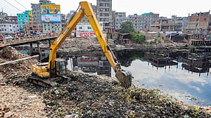 বুড়িগঙ্গার আদি চ্যানেলে প্রাণ ফেরানোর চেষ্টা