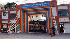 কাজ হারালেন যশোরের আকিজ জুট মিলের ৬৩০০ শ্রমিক