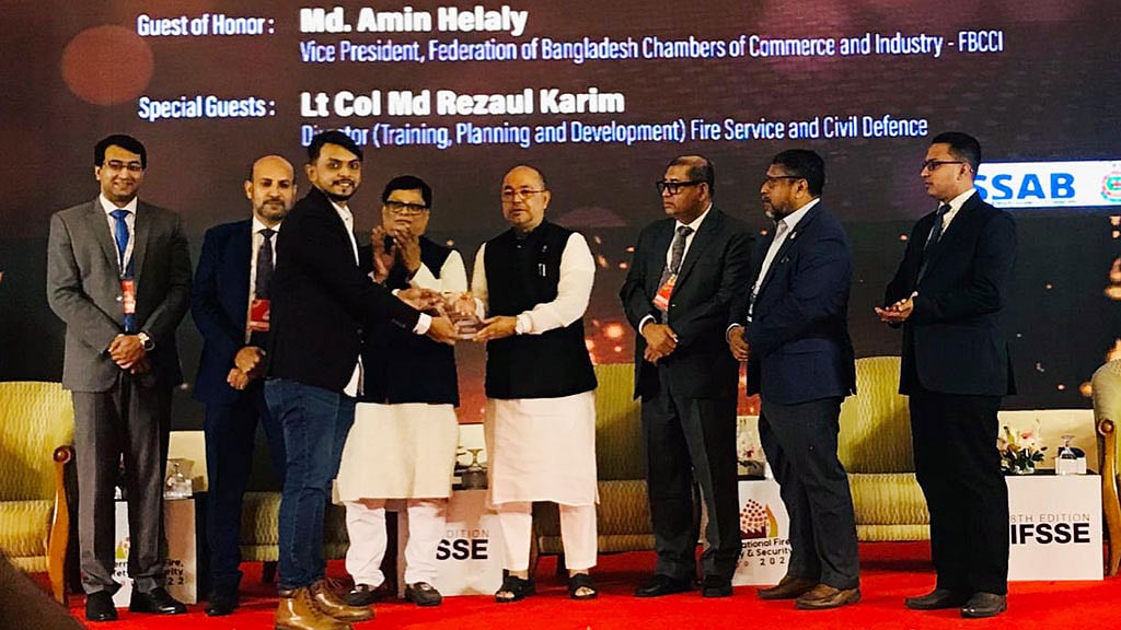 ইএসএসএবি সেফটি এক্সিলেন্স অ্যাওয়ার্ড পেয়েছে এআইইউবি