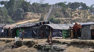 শূন্যরেখায় গোলাগুলি 'রোহিঙ্গা মাদক কারবারিদের’ সঙ্গে: স্বরাষ্ট্রমন্ত্রী