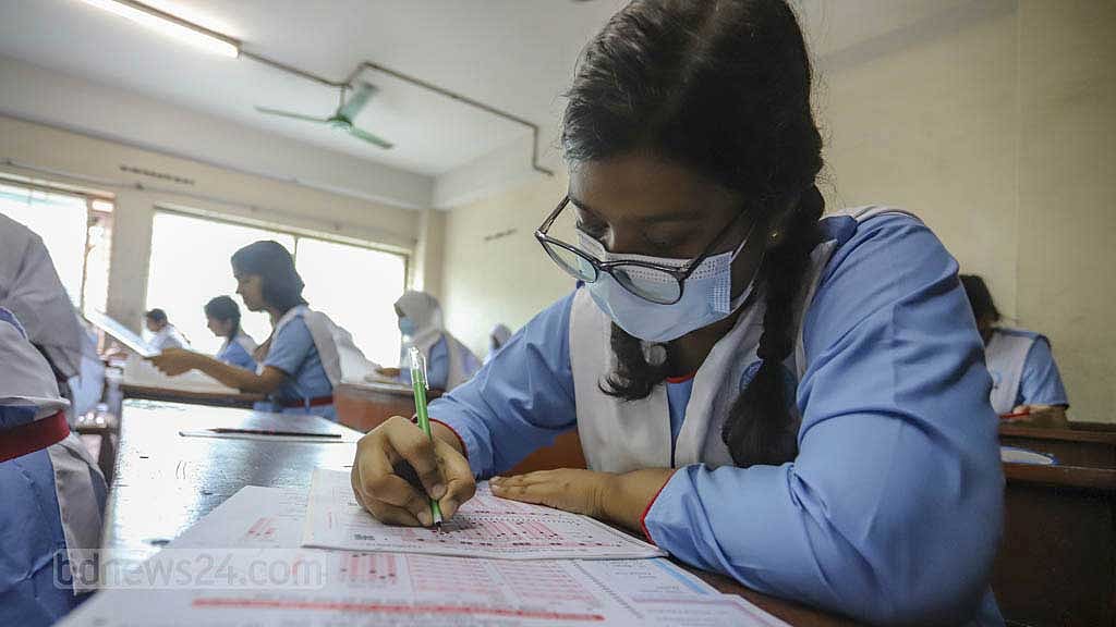 এসএসসি: ঢাকায় পরীক্ষা কেন্দ্রের ‘২০০ গজে’ বহিরাগতদের প্রবেশে মানা