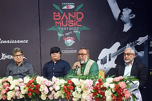 ২ ডিসেম্বর আর্মি স্টেডিয়াম মাতাবেন ব্যান্ড তারকারা