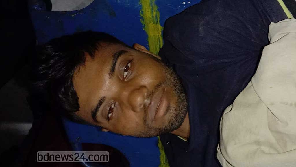কুমিল্লায় মহাসড়কে ‘ভুলে পুলিশের গাড়িতে ডাকাত’, গুলিতে আহত ১