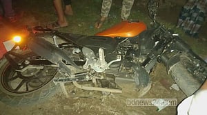 কানে হেডফোন, রেলপথ পার হতে গিয়ে ট্রেনের ধাক্কায় মৃত্যু
