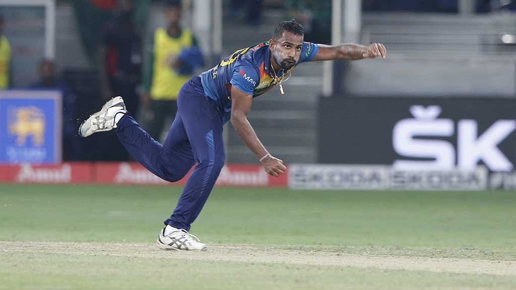 বাদ পড়লেন করুনারত্নে, বিরতি নিলেন রাজাপাকসা