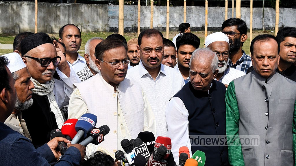‘অগ্নিসন্ত্রাস’ আতঙ্কে বিএনপির কর্মসূচি ঘিরে পরিবহন ধর্মঘট: হাছান