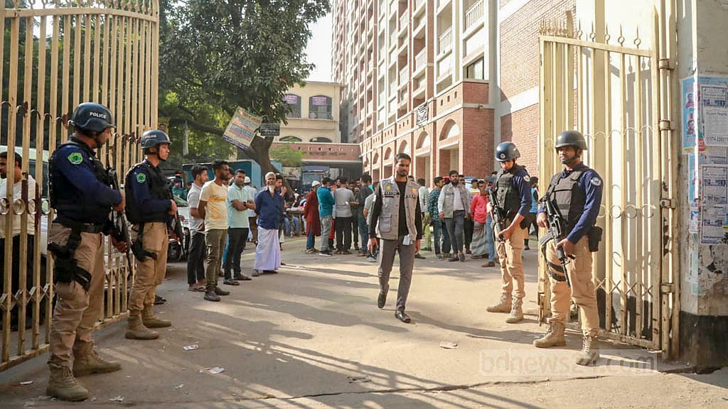জঙ্গি ছিনতাইয়ের ঘটনায় মামলা, ১০ জন রিমান্ডে
