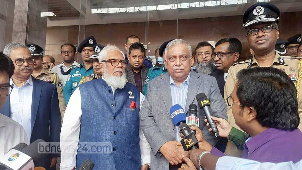 জ্বালানি নিয়ে কঠিন সময় পার করছি: স্বরাষ্ট্রমন্ত্রী