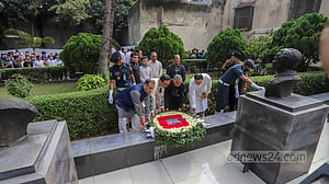 শ্রদ্ধার ফুলে চার নেতাকে স্মরণ
