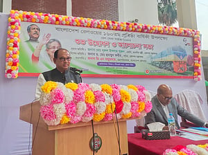 কালোবাজারিদের কাছ থেকে টিকেট না কিনে বরং ধরিয়ে দিন: রেলমন্ত্রী
