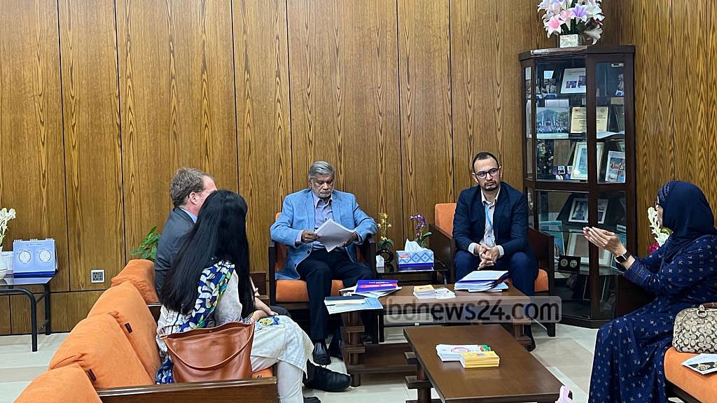 চা শ্রমিক-মৎস্যজীবীদের মজুরি: সরকারকে ‘দেখতে’ বলছে আইএলও