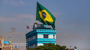 পতাকায় বিশ্বকাপ লড়াই