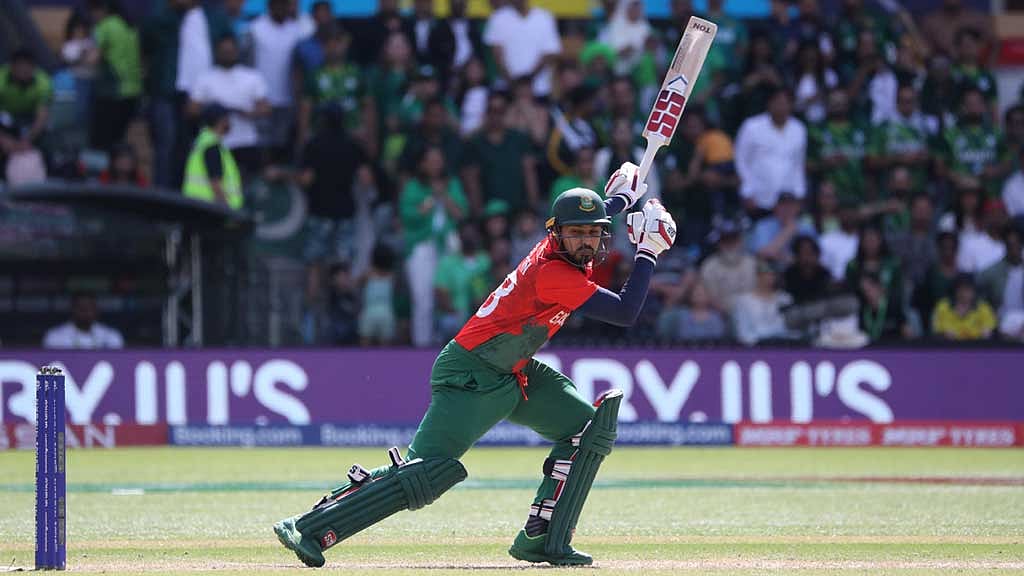 ৪৬ বল ৩৬ রান ৬ উইকেট: একটি ব্যাটিং ধসের ইতিবৃত্ত