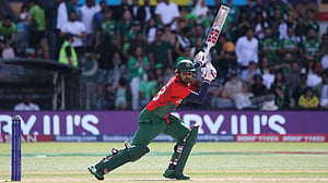 ৪৬ বল ৩৬ রান ৬ উইকেট: একটি ব্যাটিং ধসের ইতিবৃত্ত