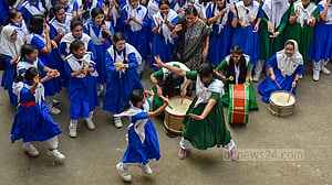 চট্টগ্রামে বোর্ডে এগিয়ে মেয়েরা