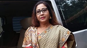 বরিশাল থেকে ঢাকায় ফিরেই গ্রেপ্তার মহিলা দলের সাধারণ সম্পাদক