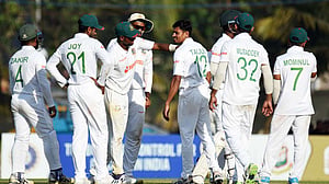 যাশাসবি-ইশ্বরনের বিশাল জুটির পর তাইজুল-খালেদের ঝলক