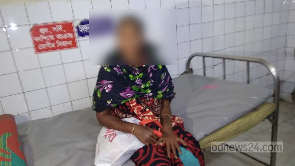 পেঁয়াজ-মরিচ চুরির অভিযোগে নারীকে গাছে বেঁধে নির্যাতন, চুল কর্তন