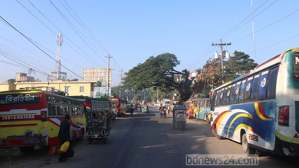 মৌলভীবাজারে বাস ধর্মঘটে ভোগান্তি