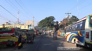 মৌলভীবাজারে বাস ধর্মঘটে ভোগান্তি