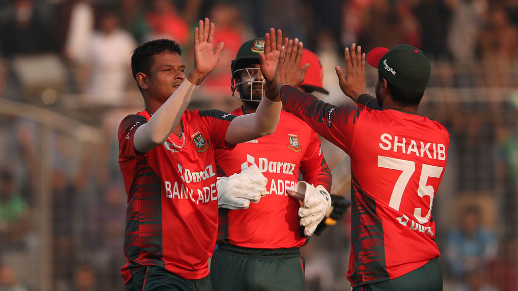 নাসুম কিংবা বাড়তি পেসার, নাকি একই একাদশ