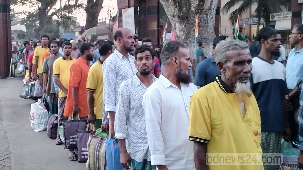 সাগরে নিখোঁজ ৪০ জেলে ফিরল আড়াই মাসে
