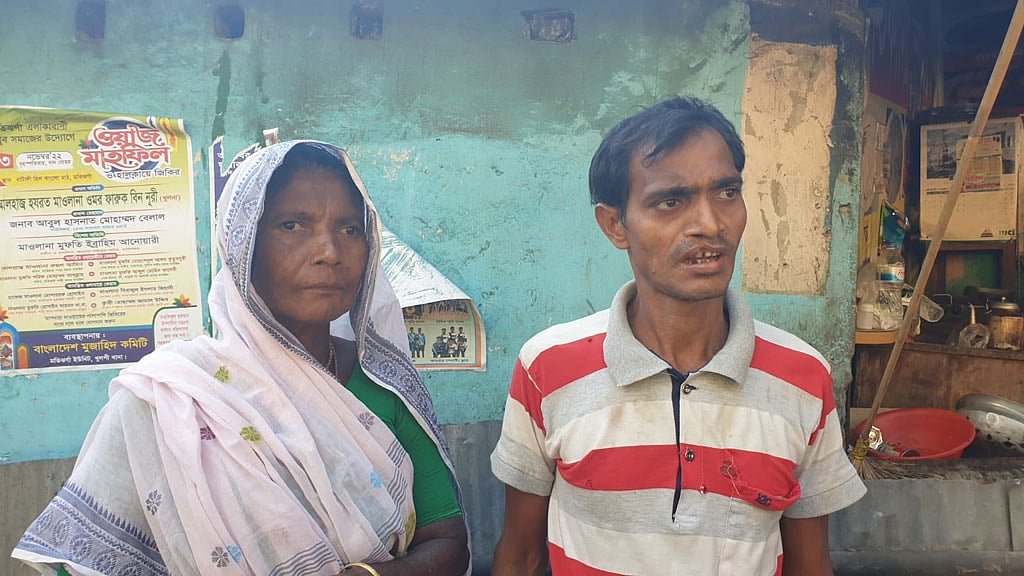এনআইডিতে মায়ের বয়স ৫৪, ছেলের ৬৭, ‘চাকরি গেল’ যুবকের