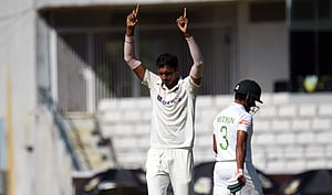 বাংলাদেশের বিপক্ষে ভারতের টেস্ট দলে সৌরভ-সাইনি-উনাদকাট