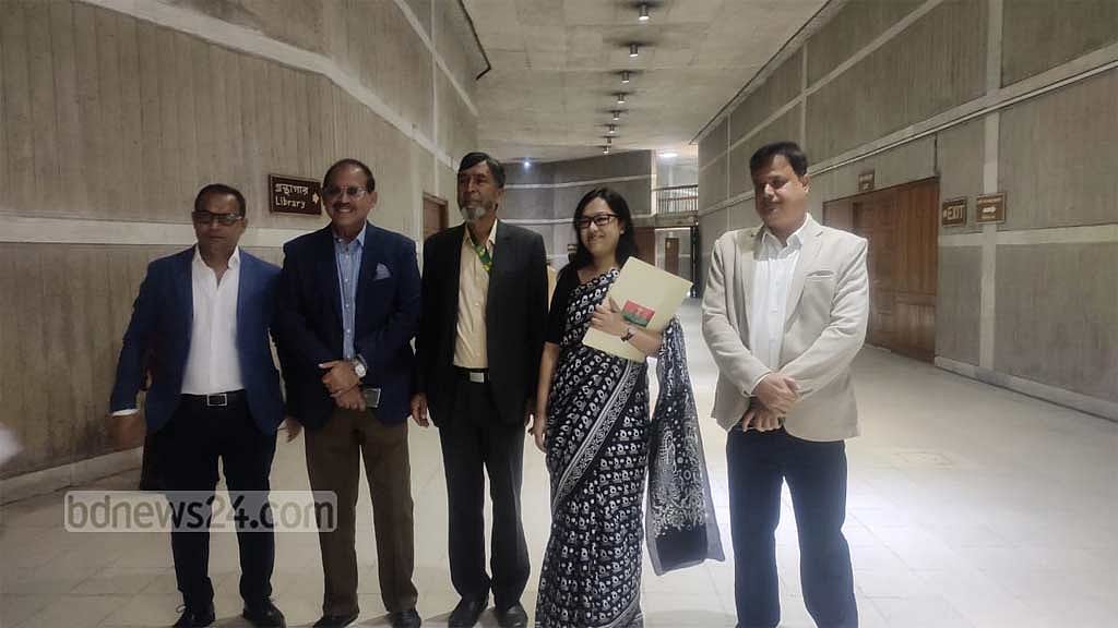 পদত্যাগপত্র হাতে স্পিকারের দপ্তরে বিএনপির এমপিরা