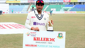 ম্যাচ সেরা হয়েও বাদ কুলদিপ, মুমিনুলের আরেকটি সুযোগ