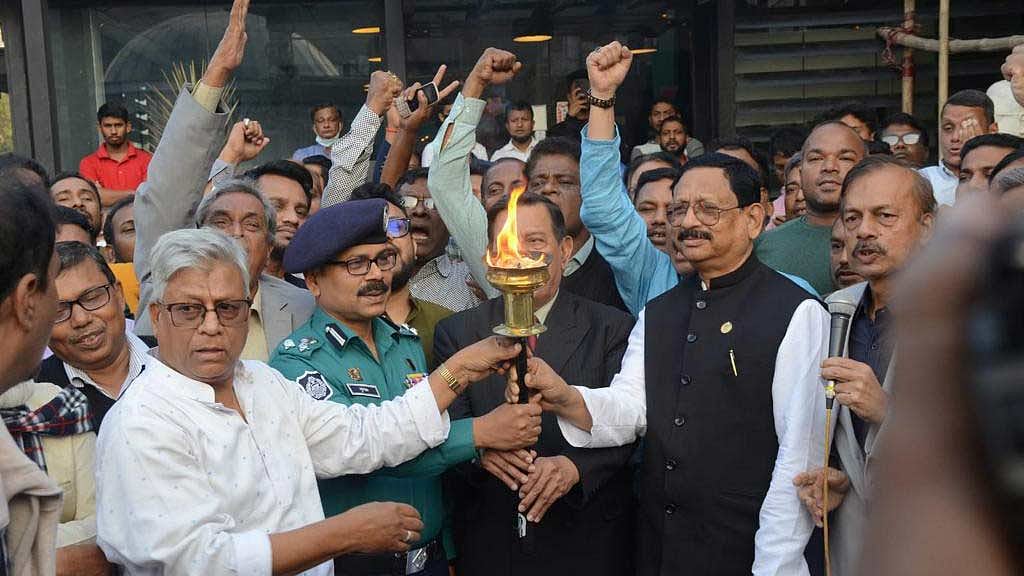 চট্টগ্রামে ‘বিজয় শিখা’ জ্বেলে শুরু বিজয় মঞ্চের কর্মসূচি