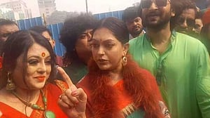 সাংবাদিকদের প্রশ্নে ক্ষিপ্ত নিপুণ সমালোচনার মুখে