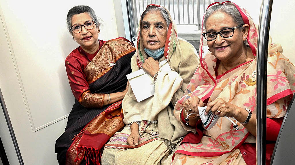 মেট্রোরেলে চড়ে যোগাযোগের নতুন পর্বে ঢাকা