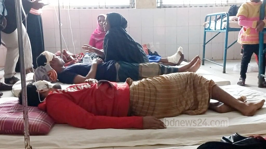 মাদারীপুরে সালিশ বৈঠকে হামলা, আহত ৪