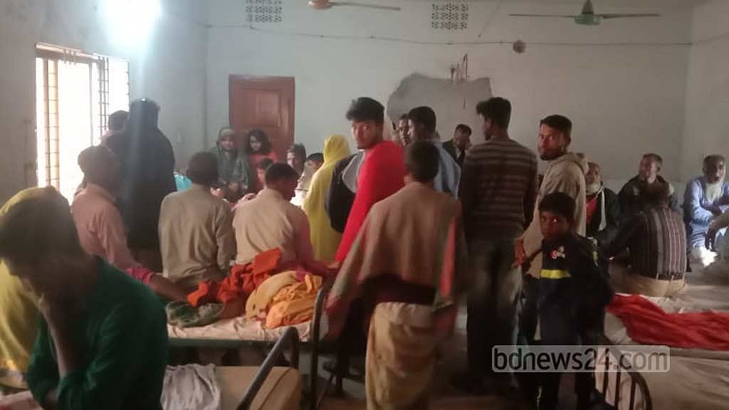 লালমনিরহাটে দুই ইউপি চেয়ারম্যান প্রার্থীর সমর্থকদের সংঘর্ষে আহত ৩০