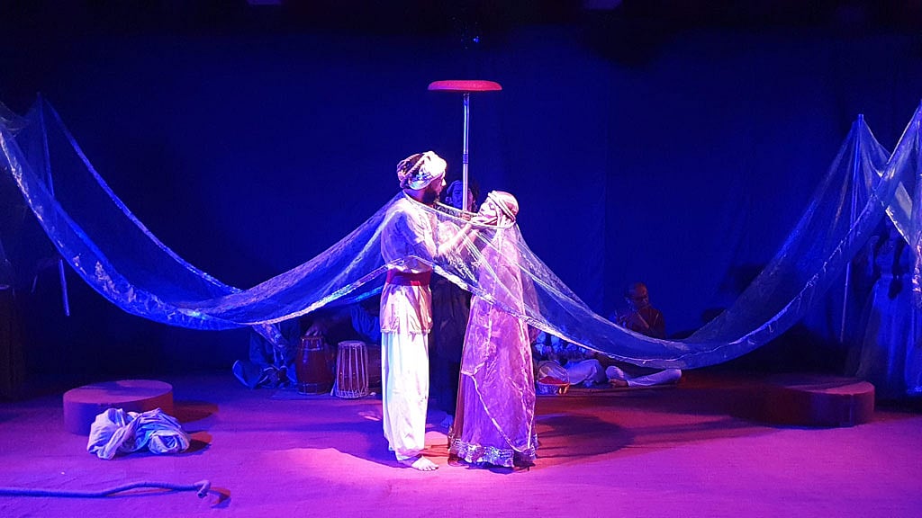 জাবি নাটক ও নাট্যতত্ত্ব বিভাগ মঞ্চে আনলো ‘লাইলী মজনু’