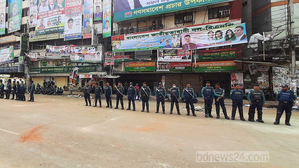 বিএনপি অফিসে তালা, নয়াপল্টনে চলছে না যানবাহন