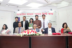 রাহাত খানের জীবনে পাওয়া সম্মাননা স্মারক মরণের পর হস্তান্তর