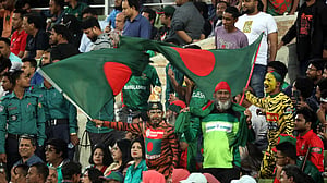 বাংলাদেশের গ্যালারির উত্তেজনা উপভোগ করেন ধাওয়ান