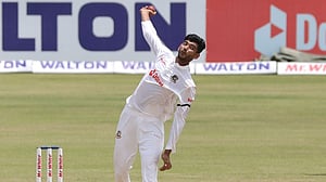 ৬ উইকেটে নিজেকে জানান দিলেন নাঈম