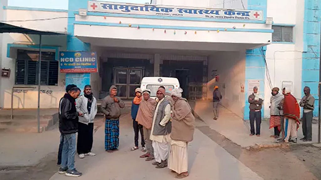 ভারতের বিহারে বিষাক্ত মদপানে ৬৫ জনের মৃত্যু
