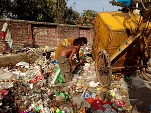 বগুড়ায় ময়লার ভাগাড়ে শিশুশ্রম