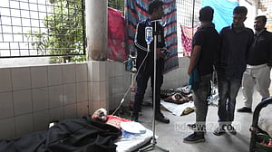 দাঁড়িয়ে থাকা ট্রাকে বাসের ধাক্কায় ১ যাত্রী নিহত